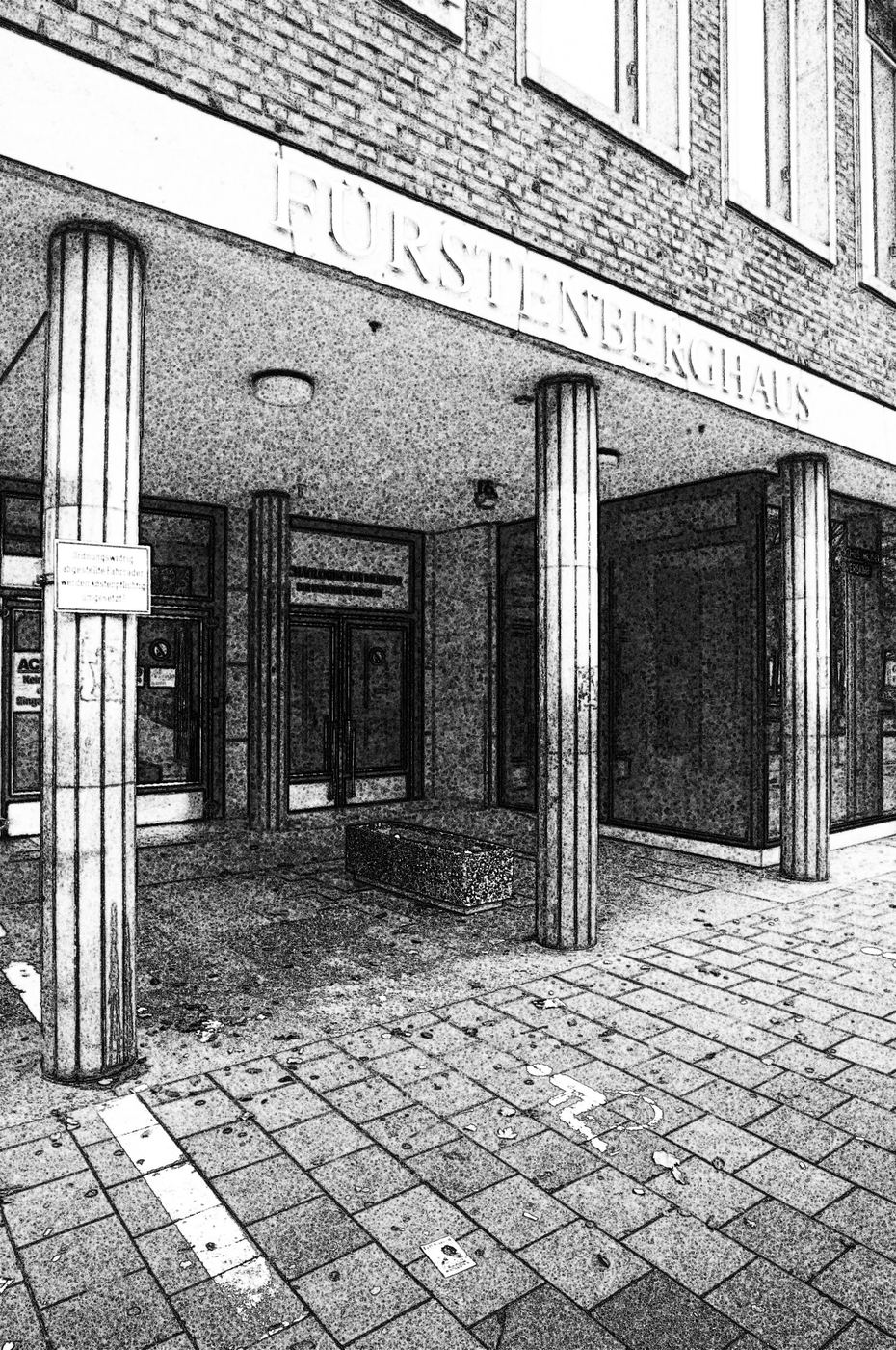 Eingang des Fürstenberghauses der Universität Münster mit Säulen